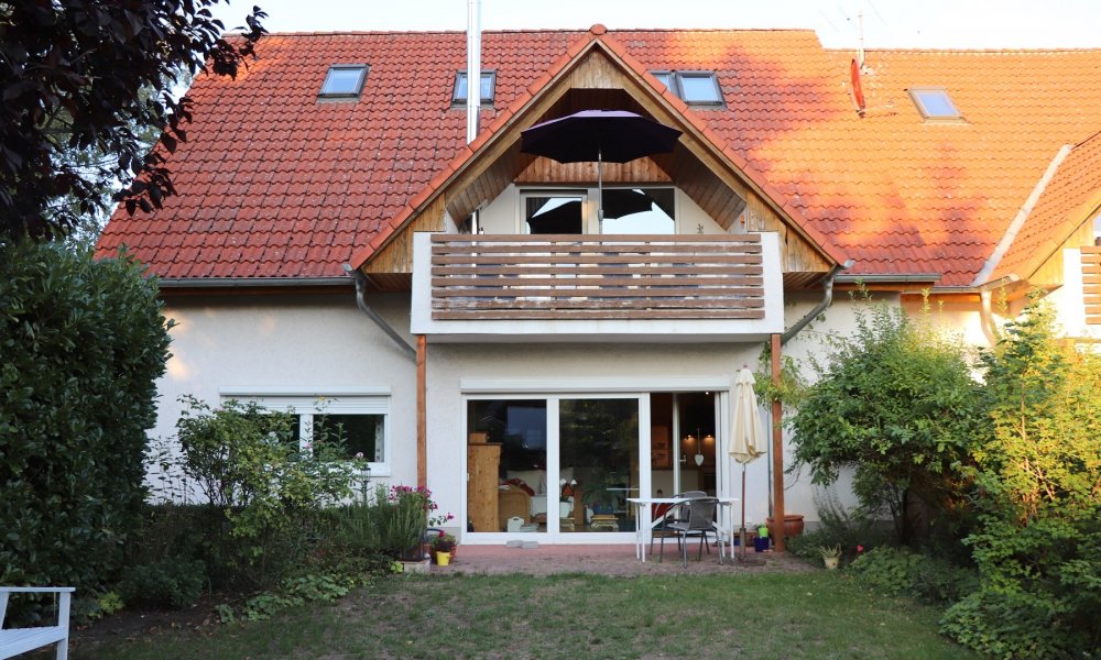 **RESERVIERT**  **Provisionsfrei** Erdgeschoss mit tollem eigenen Garten