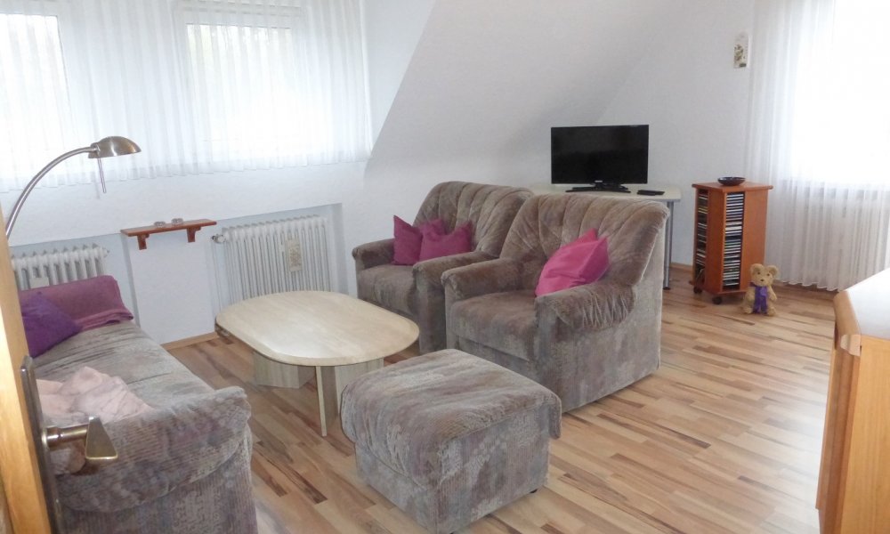 2-Familienhaus mit Platz, renovierungsbedürftig